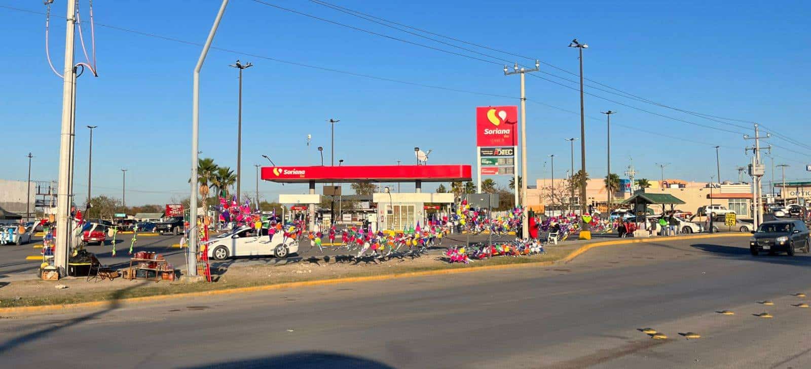 Inician las ventas de piñatas en Ciudad Acuña para las festividades de fin de año