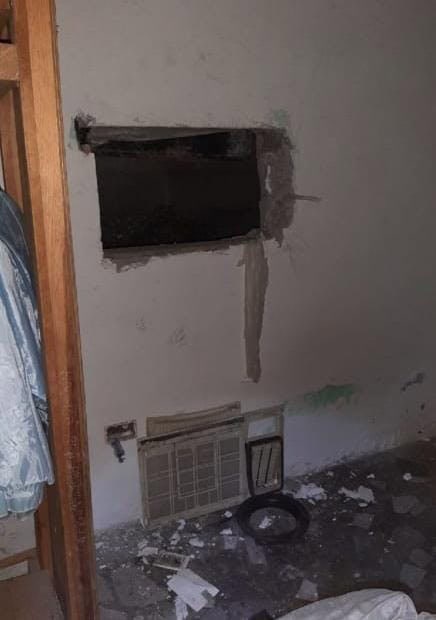 Saquen casa de pareja difunta