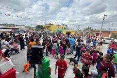 Llevan policías posada a niños