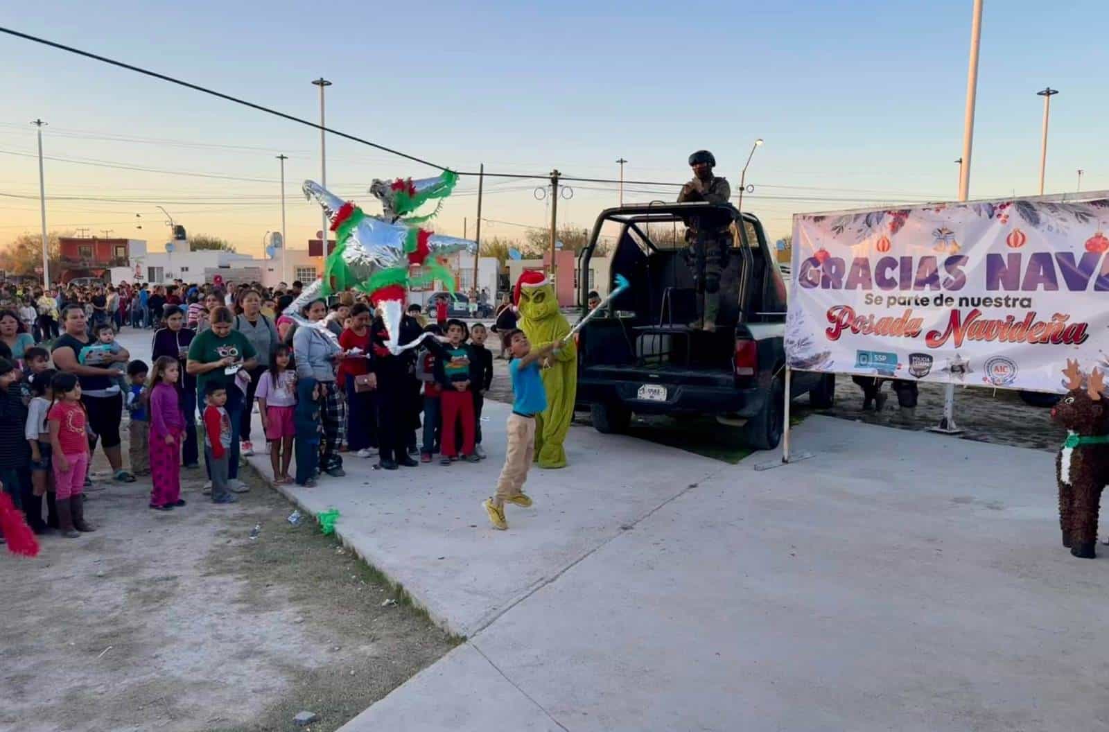 Posada navideña llena de alegría a la colonia Manantiales en Nava