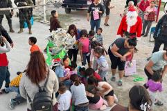 Posada navideña llena de alegría a la colonia Manantiales en Nava