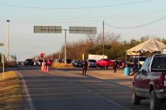 Caos Vehicular en la Carretera Federal 57 por Alta Afluencia de Paisanos en Allende