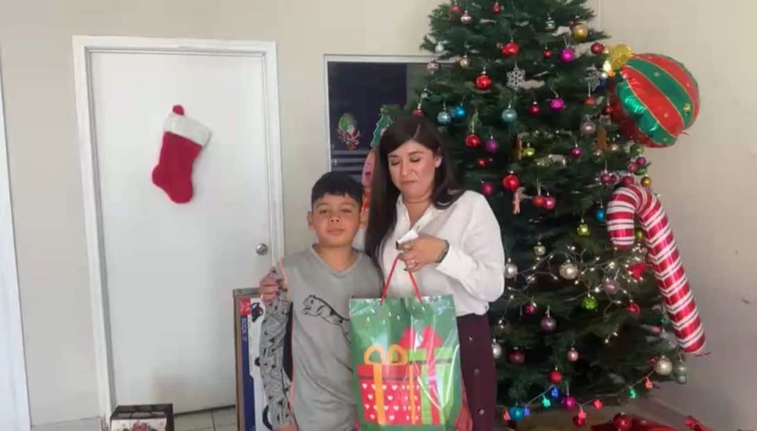 PRONNIF Celebra la Navidad con Regalos para los Menores de Ciudad Acuña