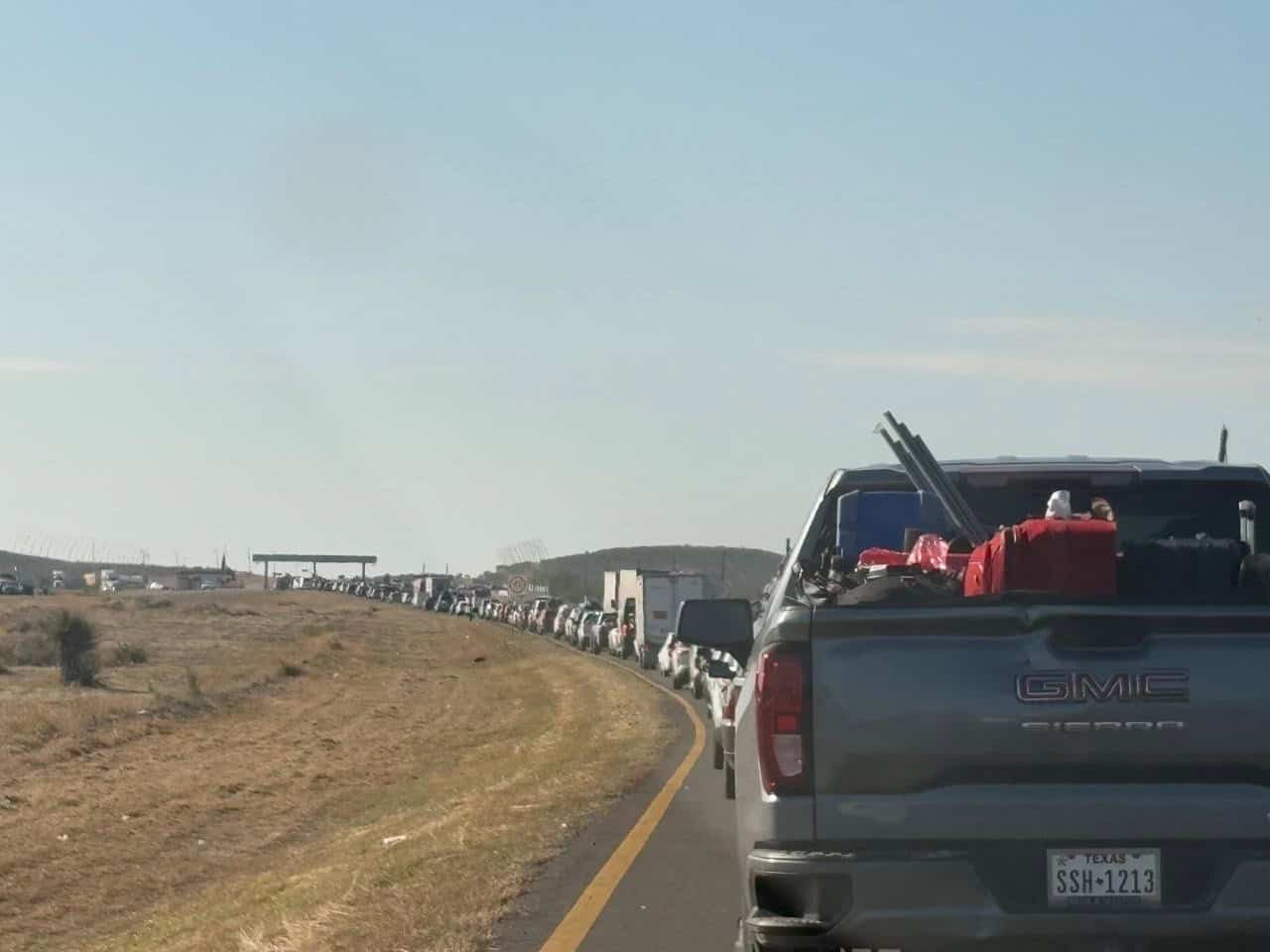 CAOS Vehicular en Allende por Arribo Masivo de Paisanos