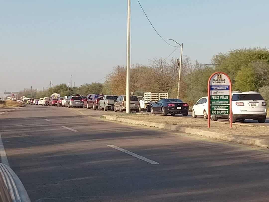 CAOS Vehicular en Allende por Arribo Masivo de Paisanos