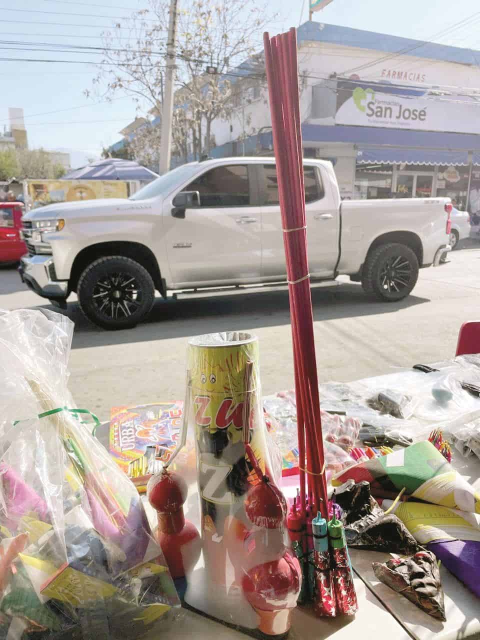 Venta de cohetes persiste en Monclova pese a prohibiciones