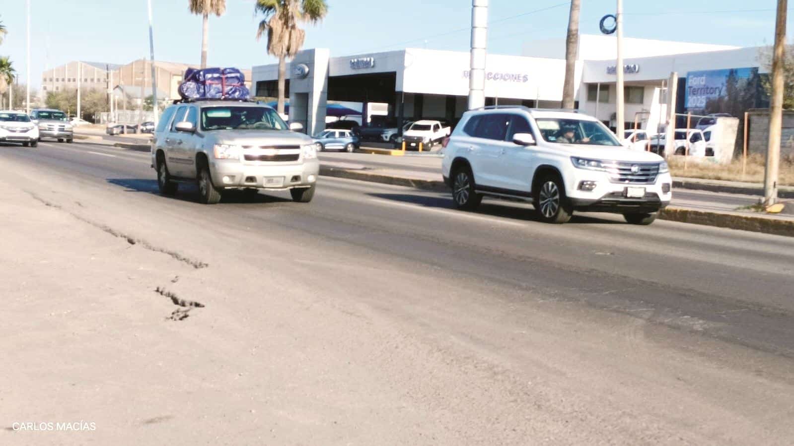 Realizan recarpeteo en la carretera federal 57 a la altura del kilómetro 68.