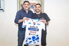 Firma Celso Ortiz con el Nacional de Paraguay 