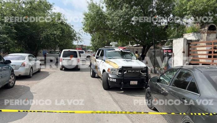 Sale joven por la puerta falsa