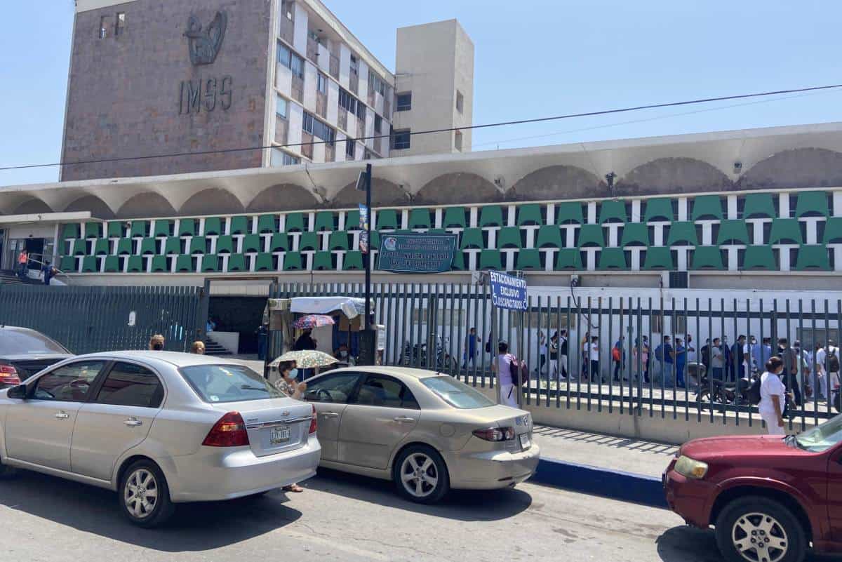 Trasladan al IMSS al pequeño Santiago.