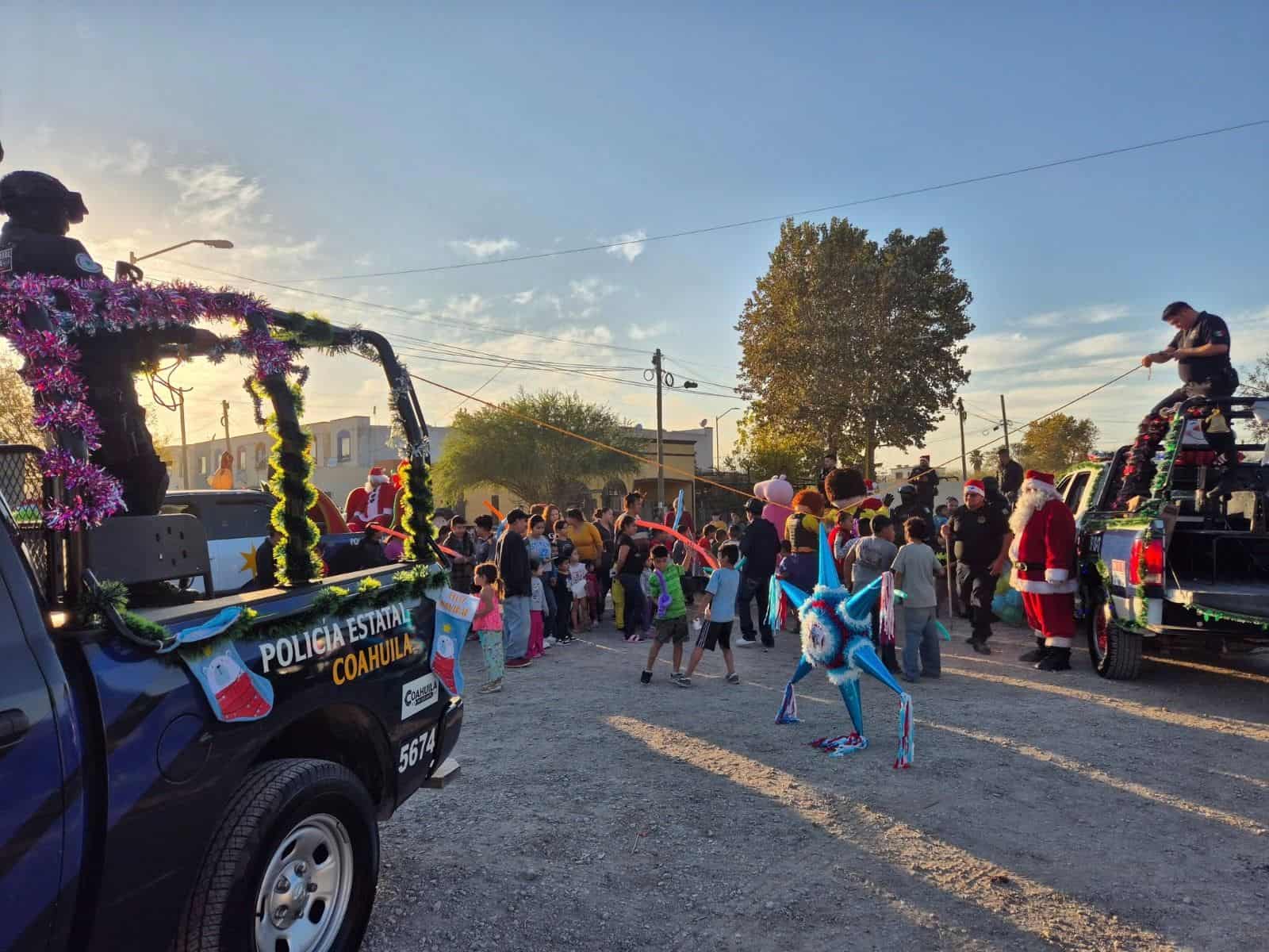 Policías Reparten Regalos y Fomentan Cercanía con la Comunidad en Allende