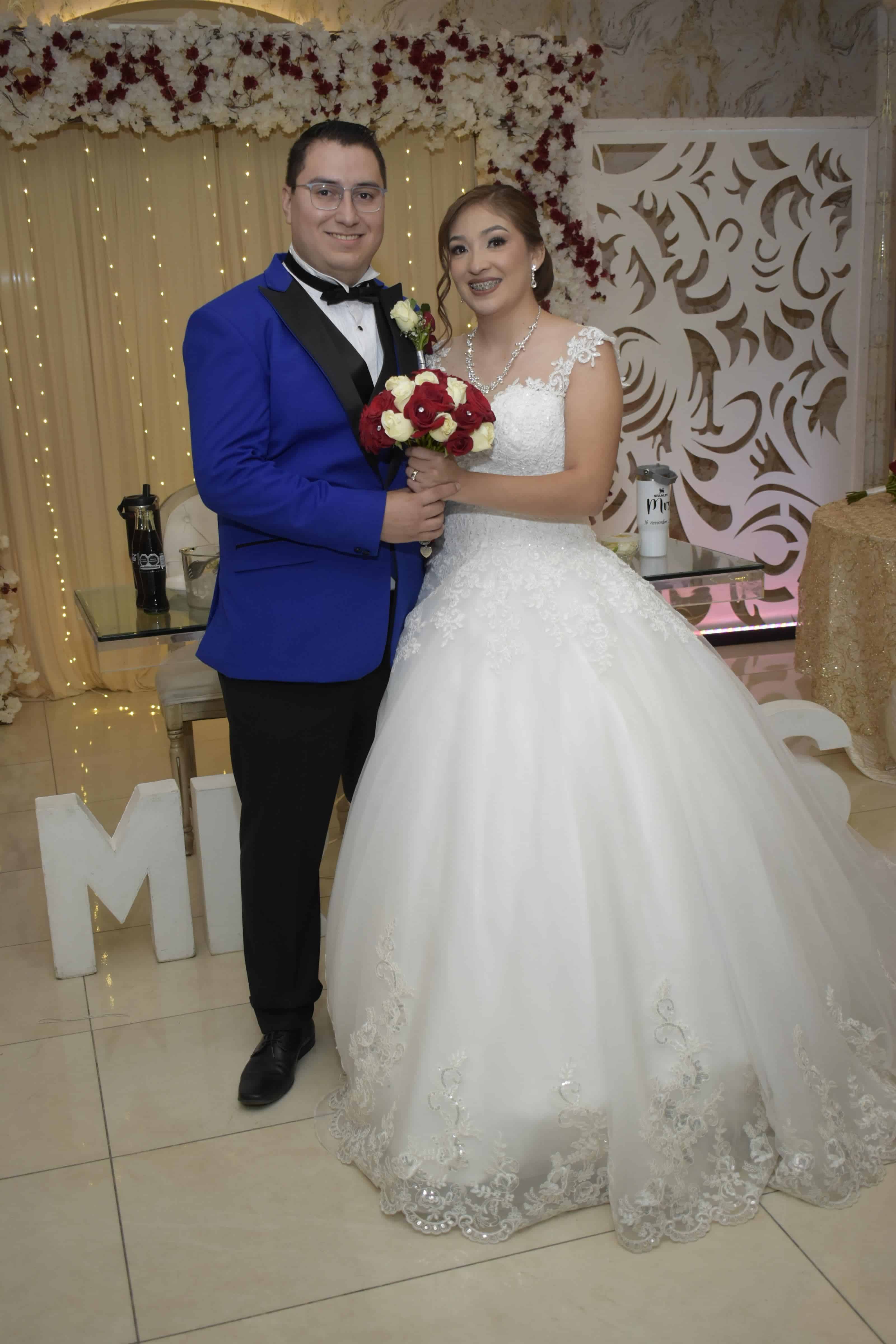 Los recién casados, Berenice y Raúl.