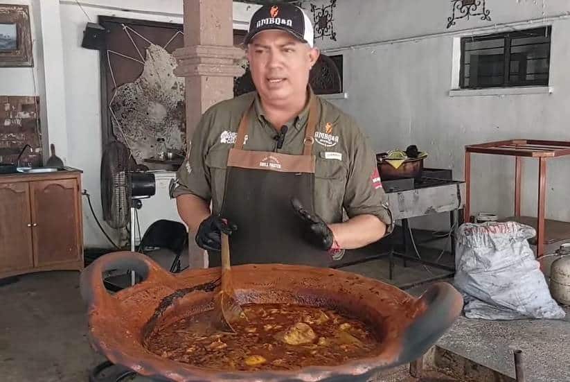 El Chef Félix Romo Martínez explicó la importancia del origen y preparación del cabrito.