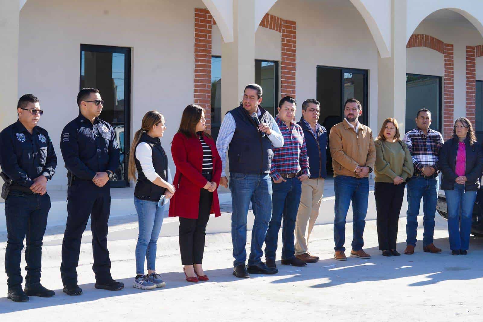 Entrega alcalde Unidad SARE, en Ramos Arizpe