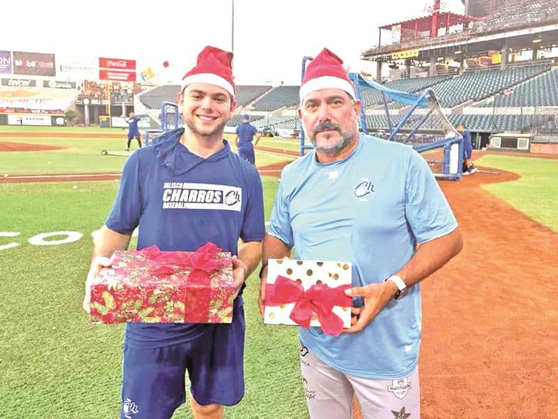Mateo y Benjamín Gil disfrutan juntos de las festividades de fin de año.