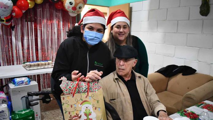 Celebran Navidaden el Asilo San Vicente de Paul: Un Día de Alegría para los Abuelos