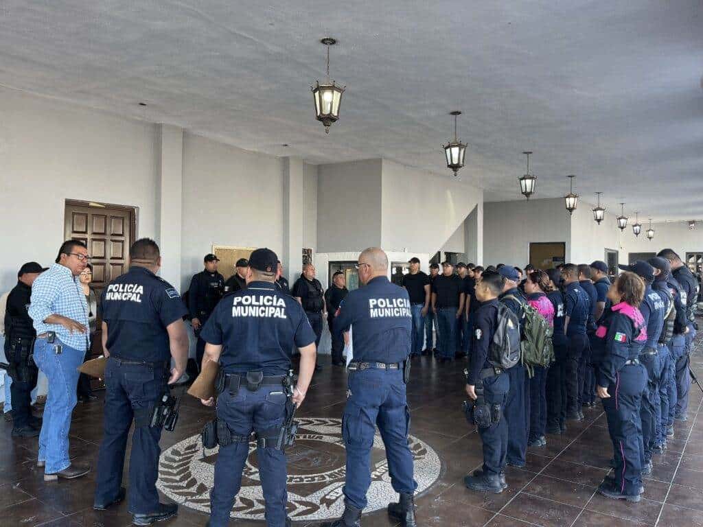 Tres personas fueron detenidas por diversas faltas administrativas.