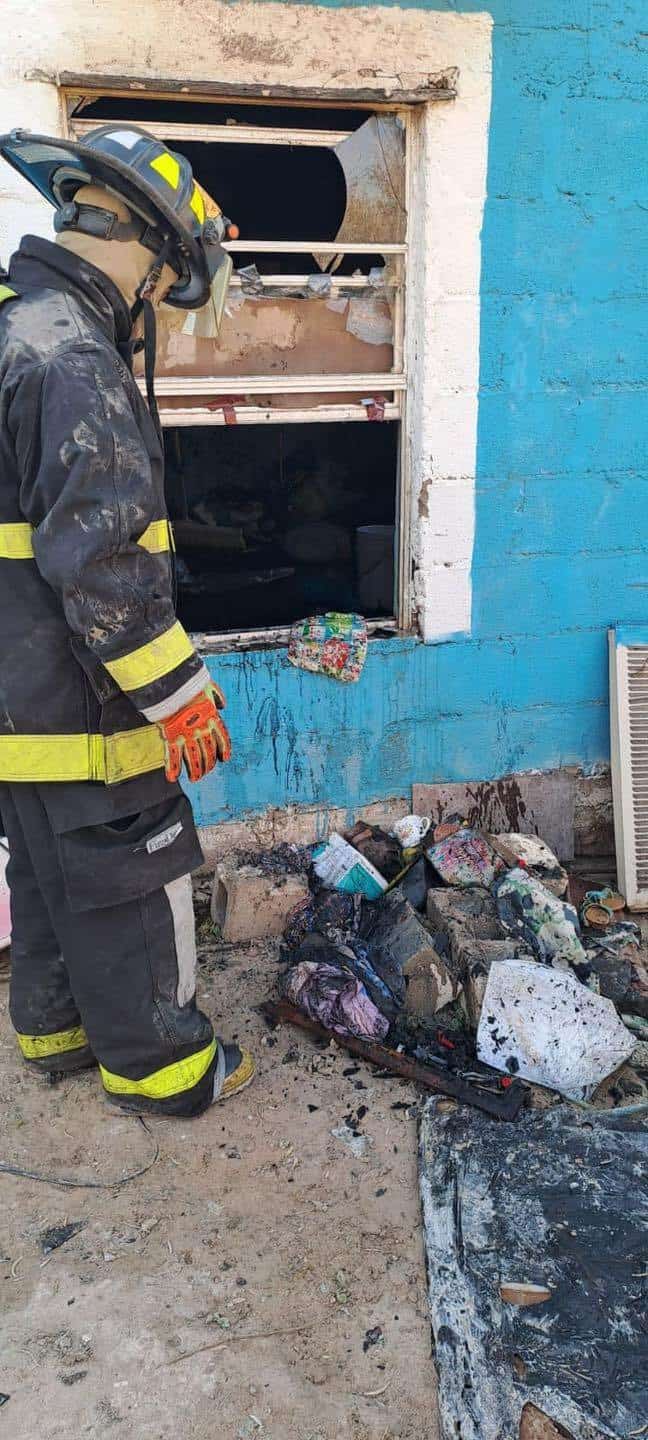 Incendio en vivienda de Zaragoza moviliza a Protección Civil y Bomberos