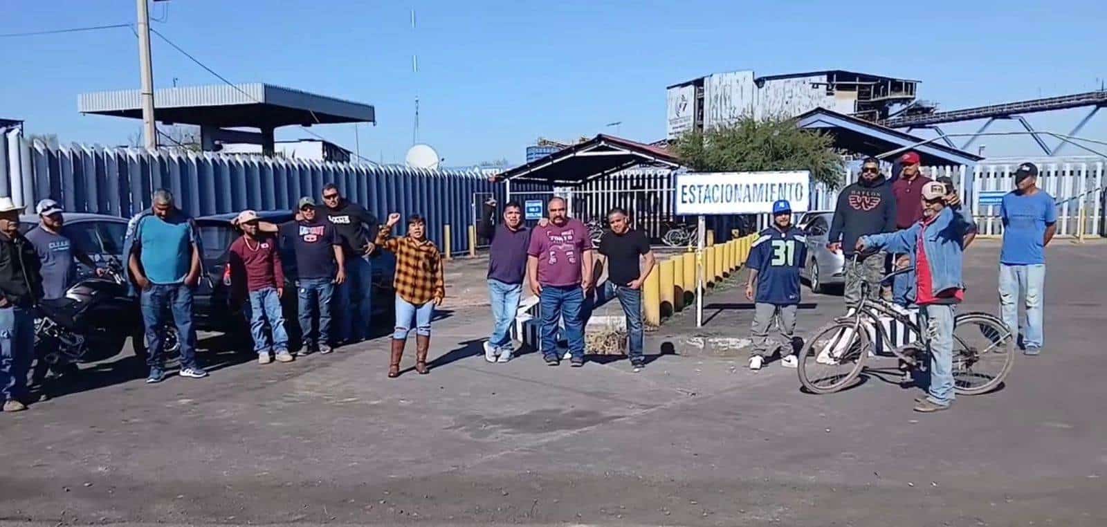 Se manifiestan mineros de la planta Lavadora No. 2