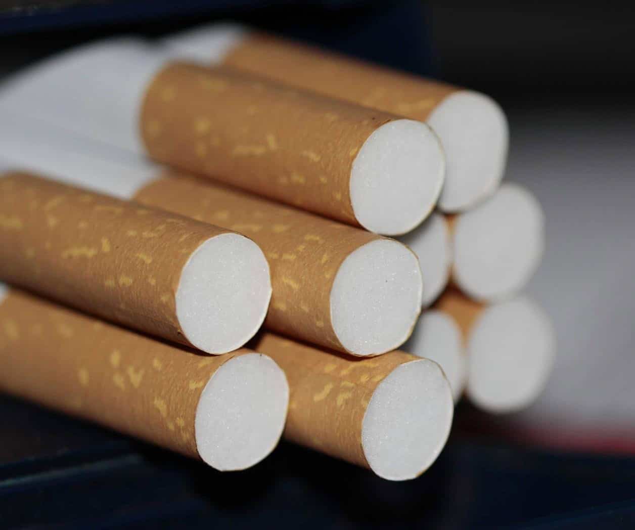 Subirán precios de los refrescos, cigarros y gasolina por el IEPS