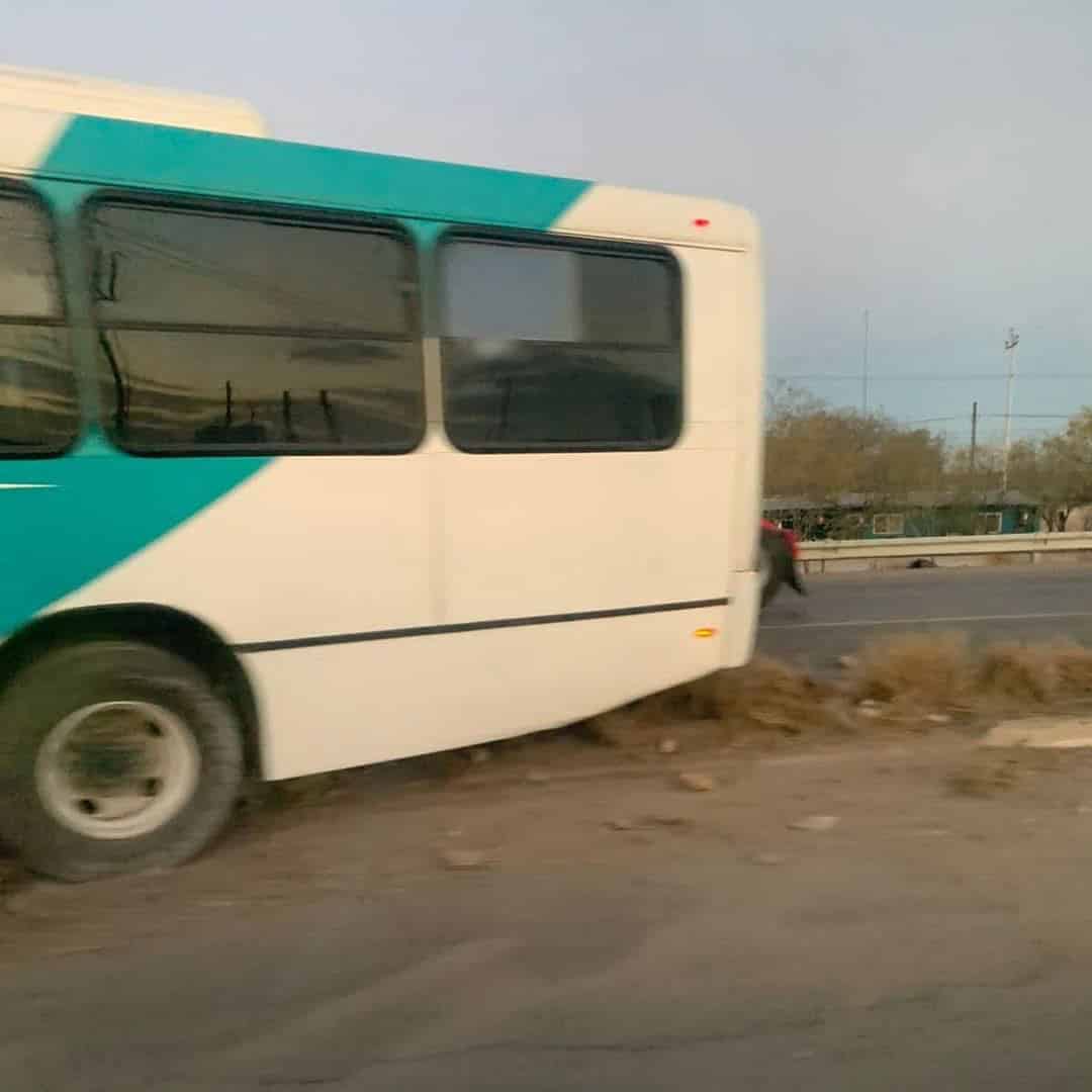 Autobús de la ruta Metropolitana sufre accidente en la carretera 57