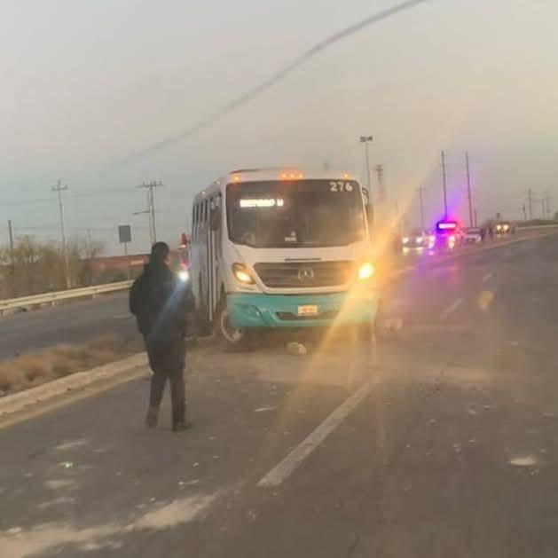 Autobús de la ruta Metropolitana sufre accidente en la carretera 57