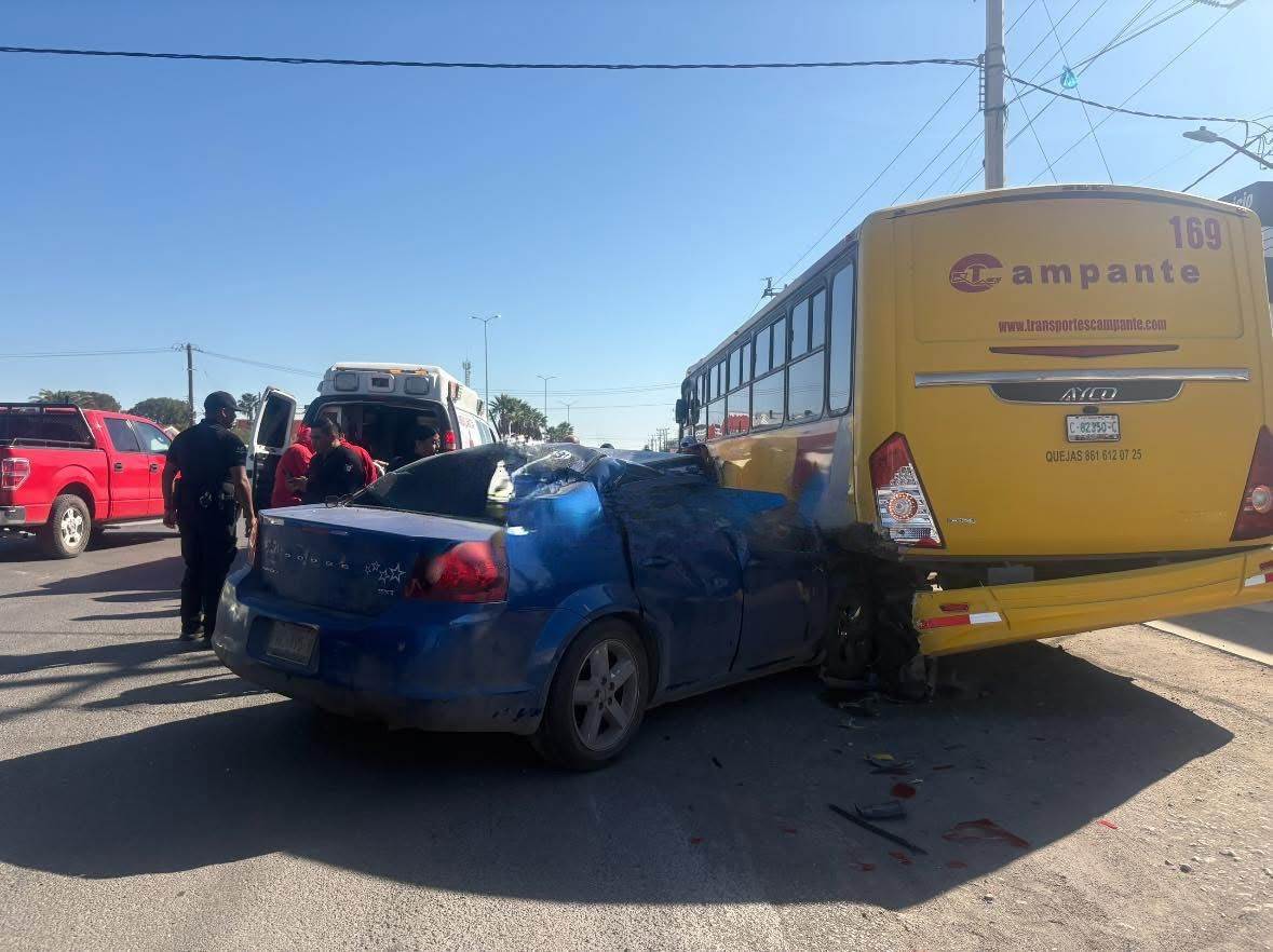 Lesionado En Choque De Vehículo Contra Autobús De Pasajeros 