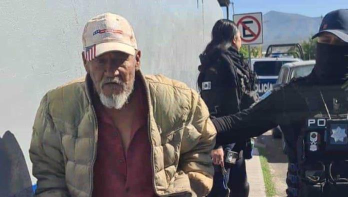 Abuelito desorientado es resguardado por la Policía Municipal en la colonia Buenos Aires