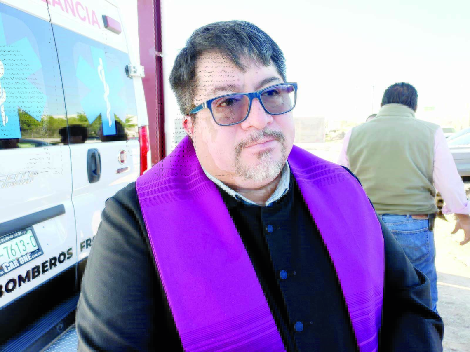 “Antes eran familias completas, ahora son adultos los que llegan diariamente”, dijo el Padre Paulo Sánchez.