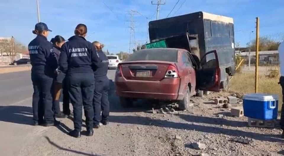 Quería los tacos pa´ llevar: Choca ebrio contra puesto de comida