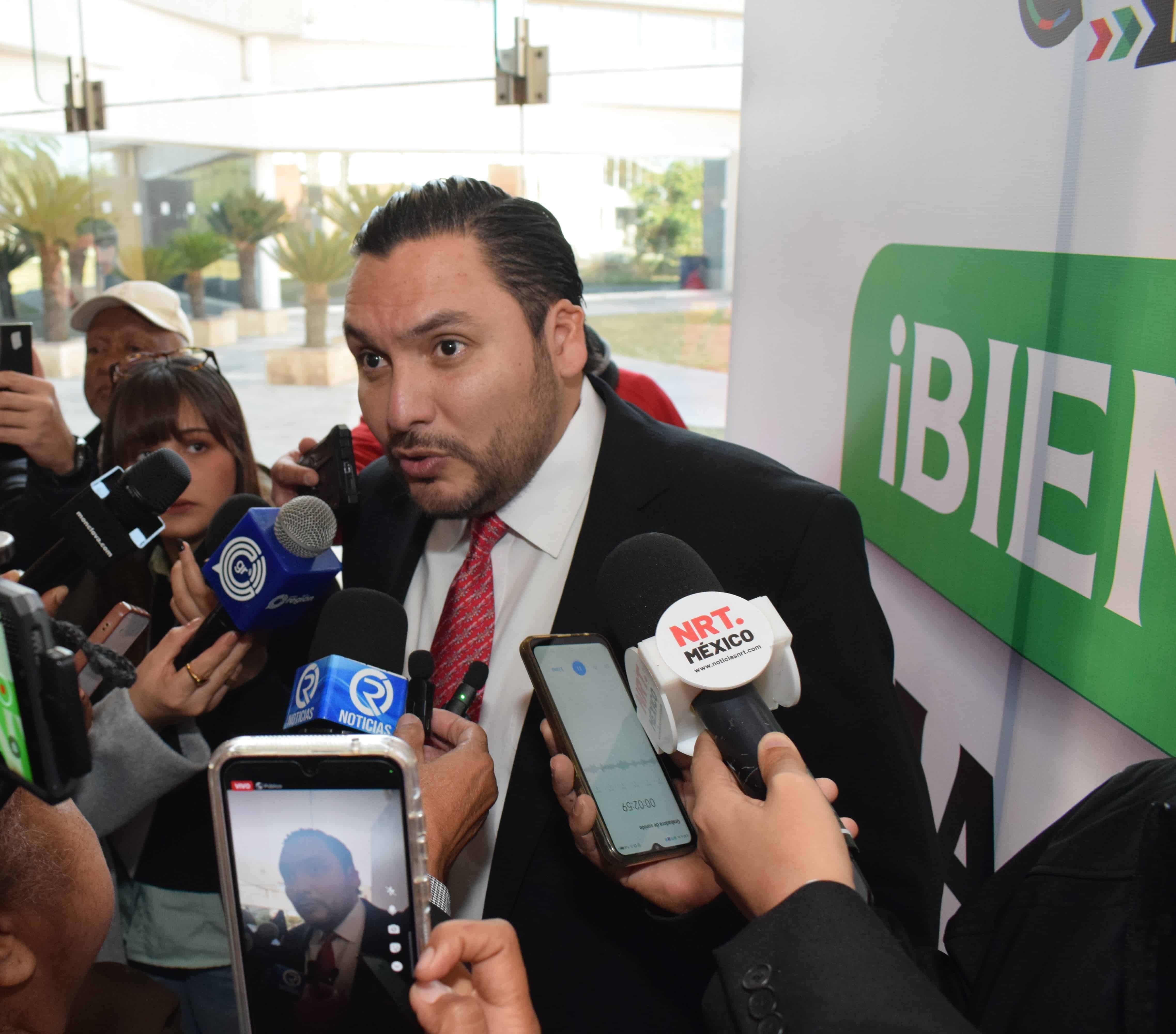 Carlos Villareal Pérez, alcalde.