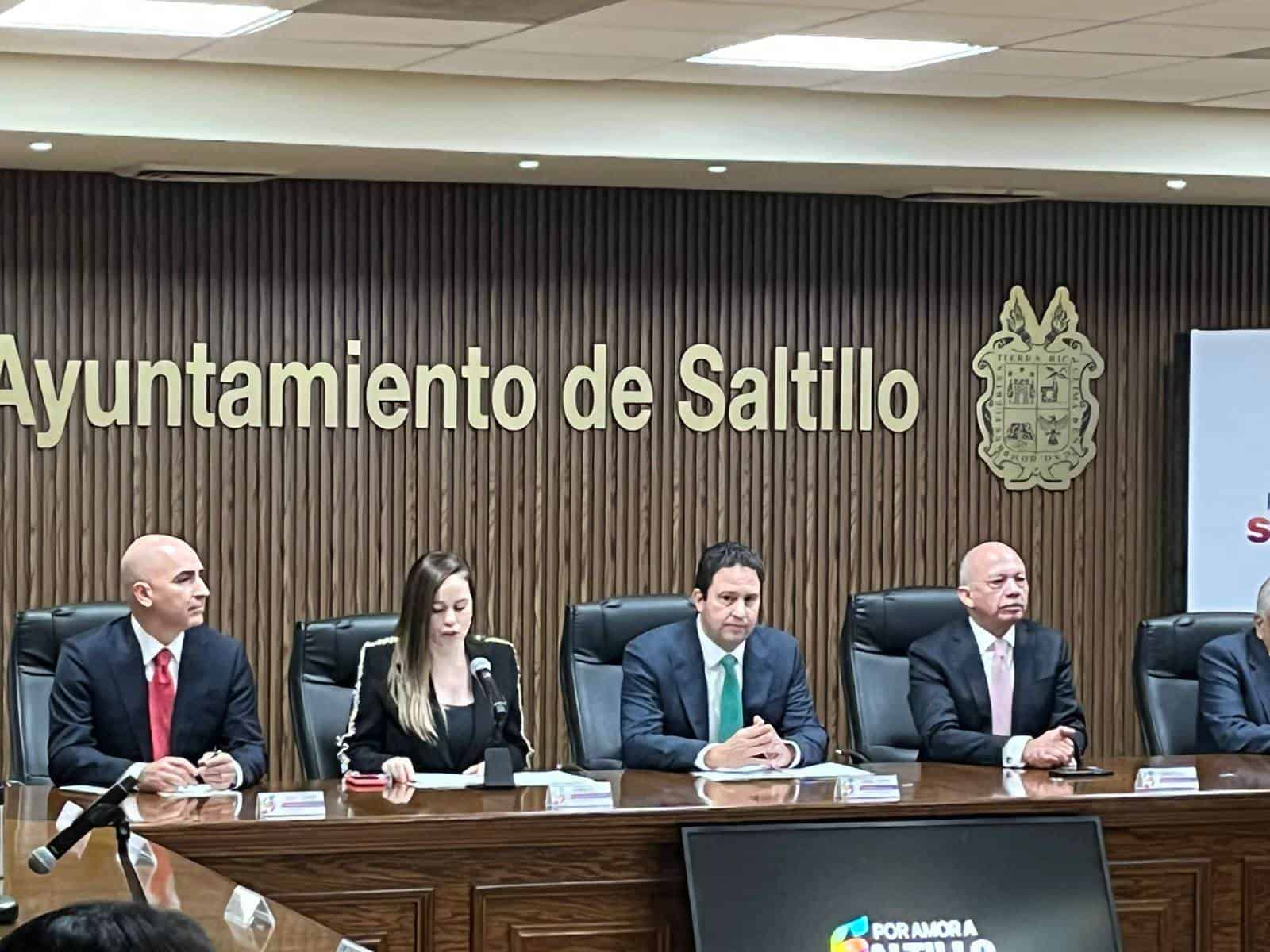 Es un honor trabajar por Saltillo: Javier Díaz Glz.