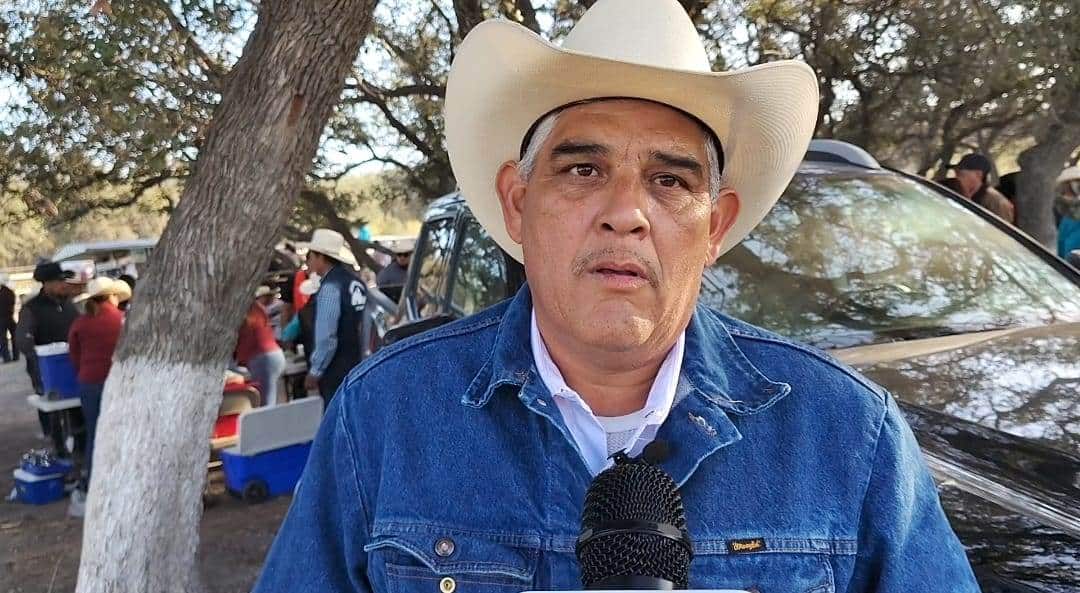 Cabalgata de Año Nuevo en Nava reúne a cientos de jinetes para celebrar el inicio de 2025