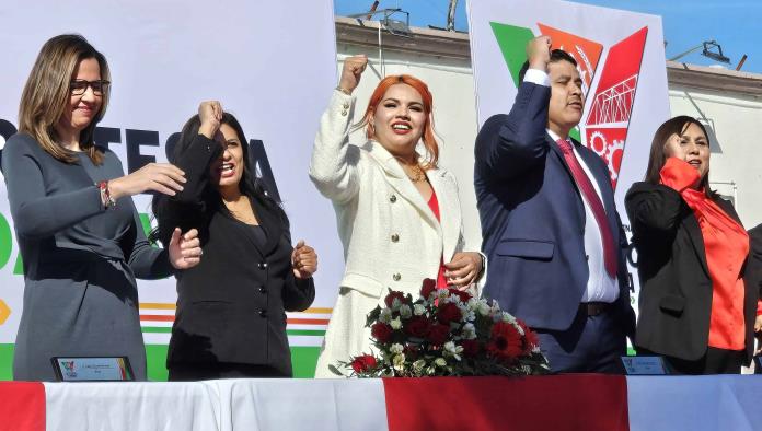 Yesica Sifuentes Zamora toma protesta como alcaldesa de Castaños