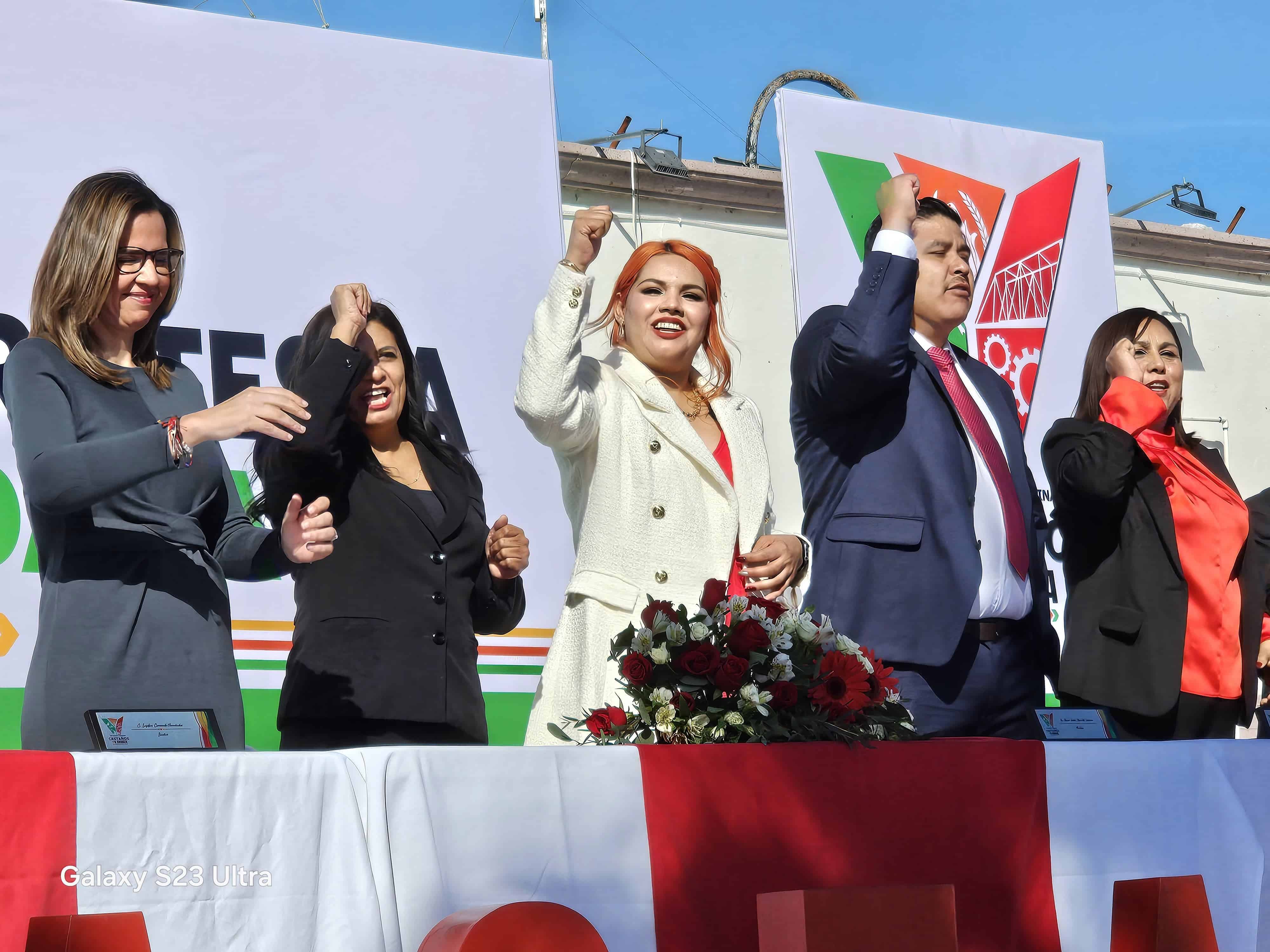 Yesica Sifuentes Zamora toma protesta como alcaldesa de Castaños