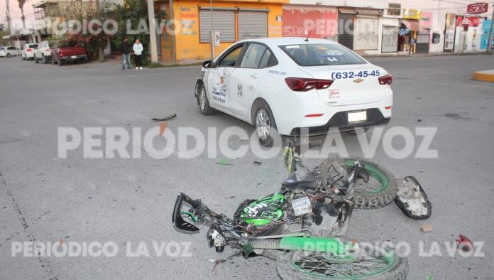 Joven ingresa al hospital tras accidente vial