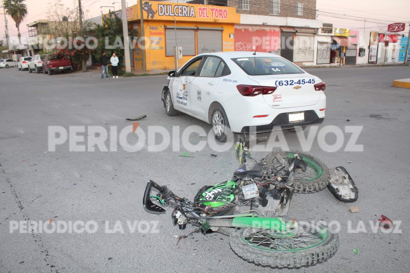 Joven ingresa al hospital tras accidente vial