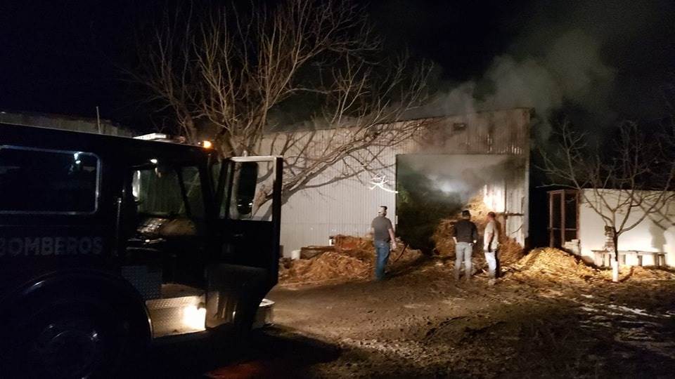 Incendio consume 1,000 pacas en Rancho Las Margaritas