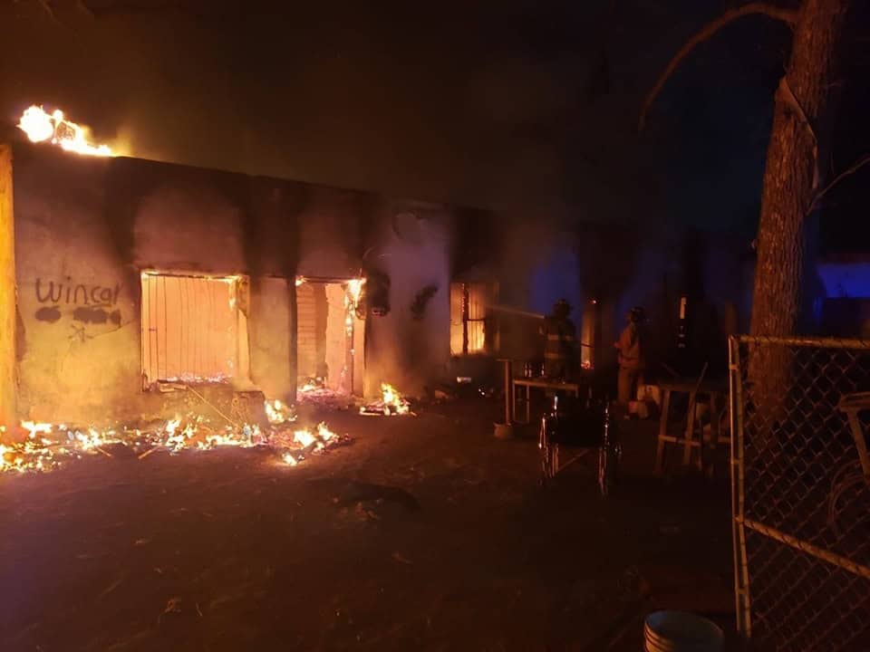 Incendio consume vivienda en Allende; familia pierde pertenencias