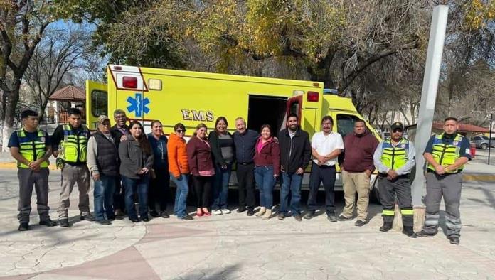 Entrega alcalde ambulancia a Protección Civil y Bomberos de Zaragoza