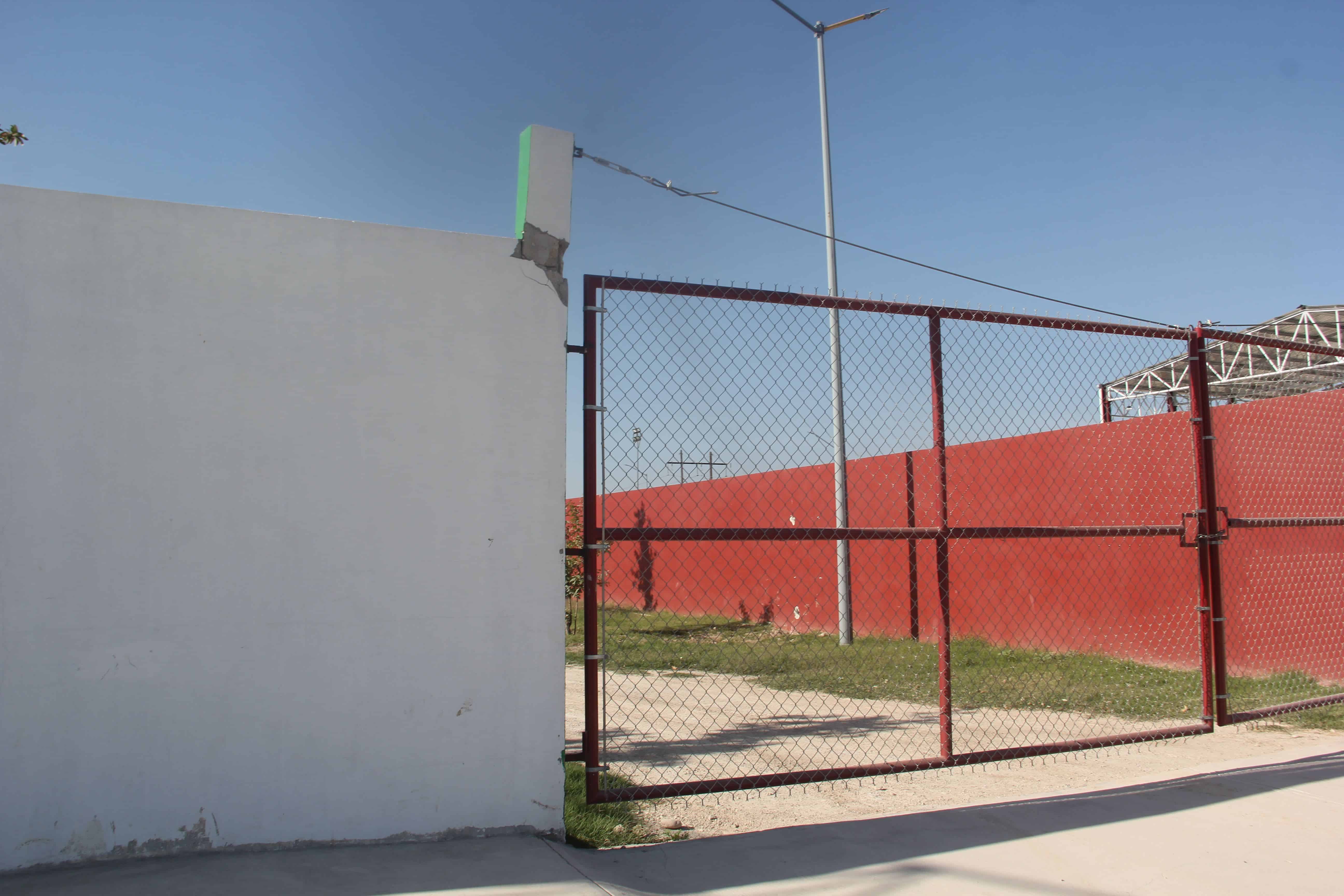 Hay partes de la estructura que están cuarteadas y podrían colapsar.