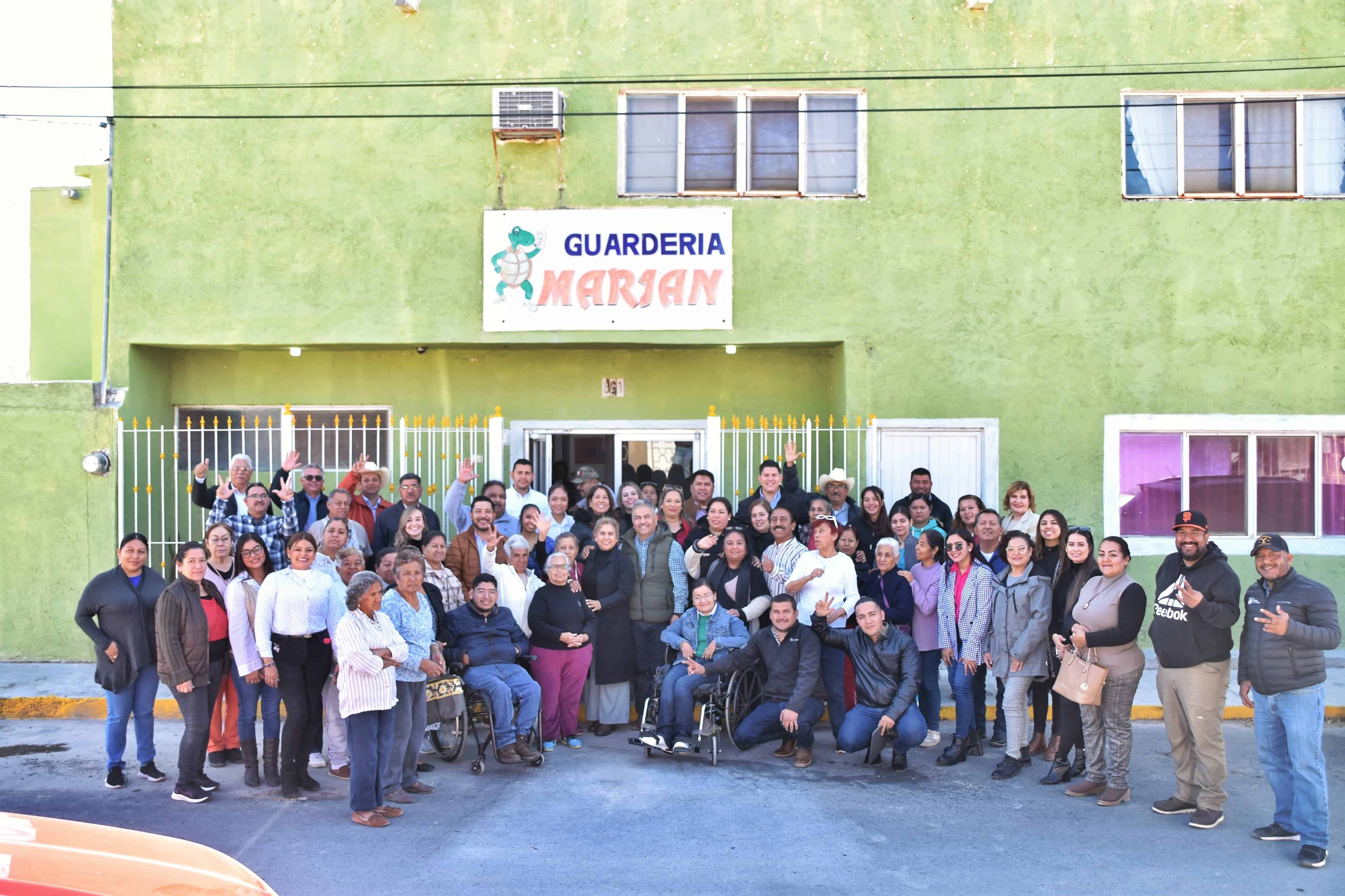 Entrega Víctor Leija rehabilitación de guardería en Cuatro Ciénegas.