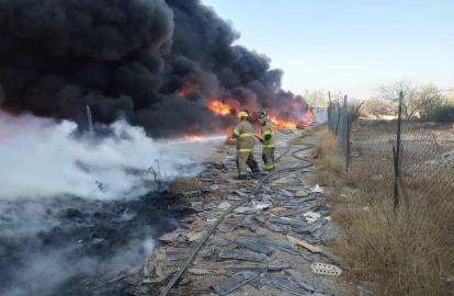 Se incendia recicladora clandestina