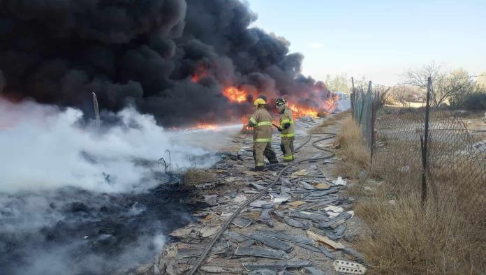 Se incendia recicladora clandestina