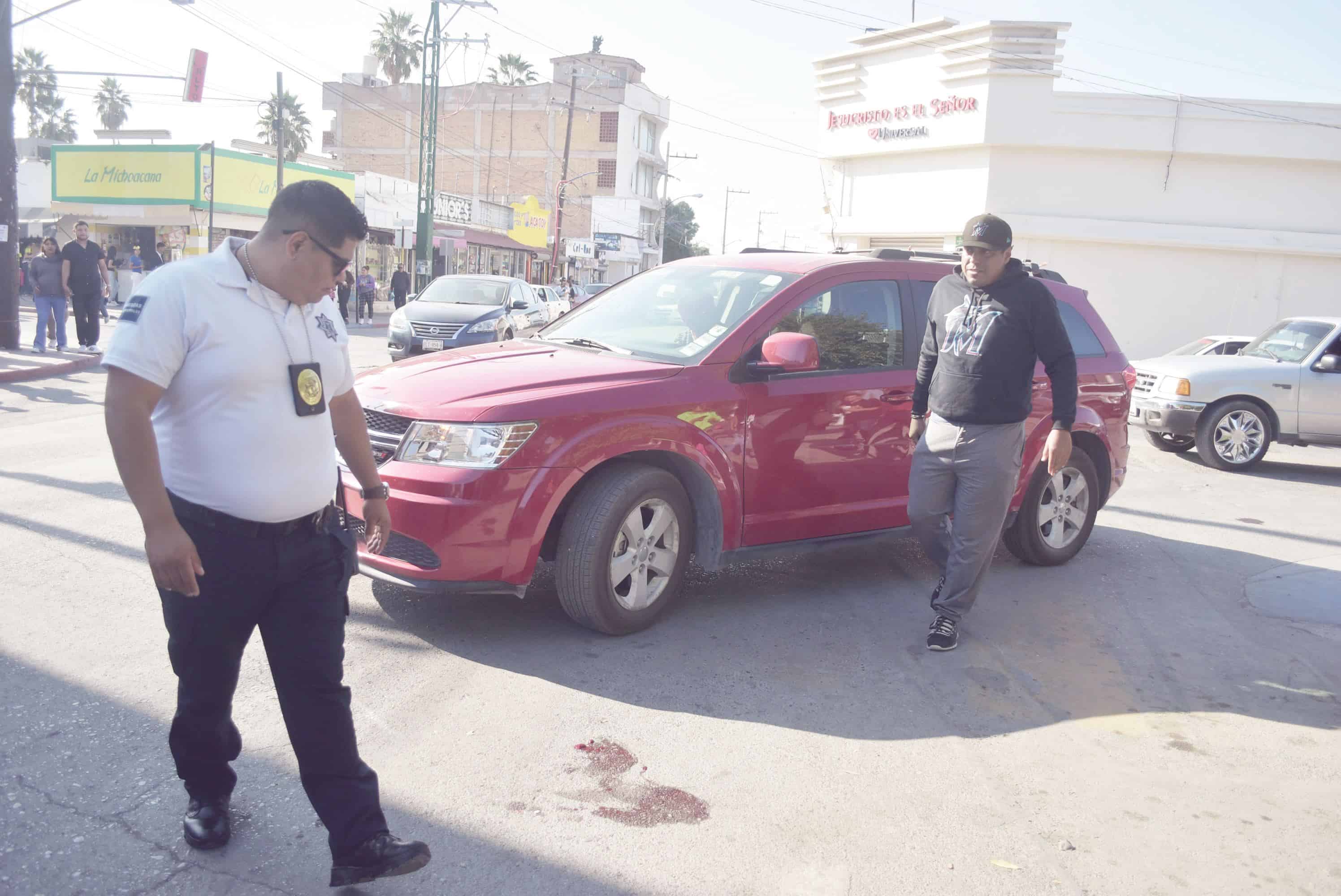 Atropella abuelita a mujer en el Centro