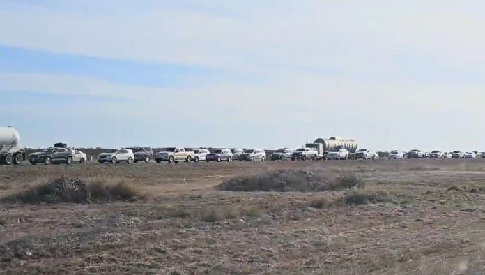 Fuerte regreso de paisanos satura la entrada a Piedras Negras