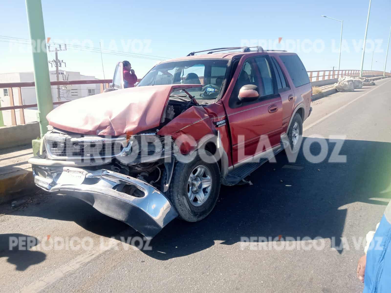 Se le caen costales y provoca carambola