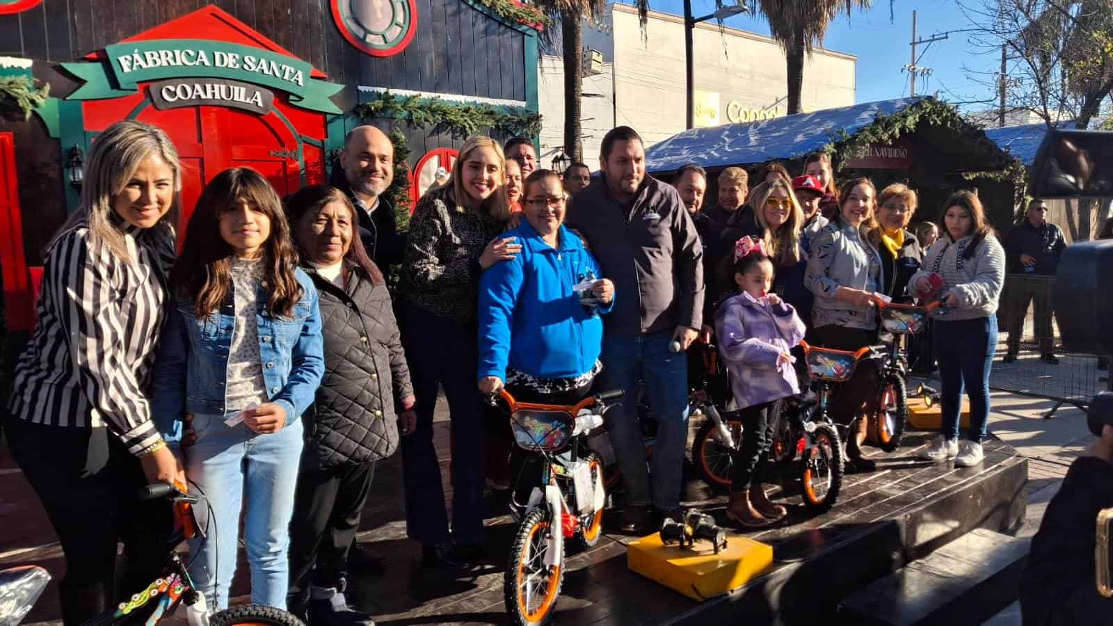 Monclova celebró con alegría y emoción el cierre de Villa Magia Coahuila en la Plaza Principal.