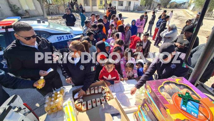 Festejan policías día de Reyes en hospitales y Las Moritas