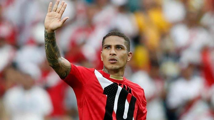 Paolo Guerrero anuncia su retiro de la selección de Perú Paolo Guerrero anuncia su retiro de la selección de Perú